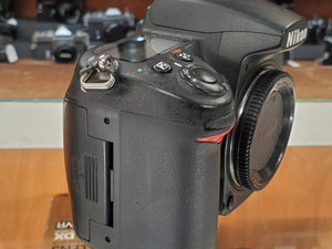 Nikon D7000 16.2MP DSLR, 1080P Video, 6FPS,  - Canada - Warranty - Paramount Camera & Repair
