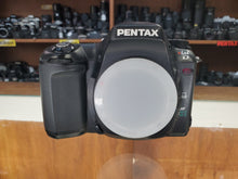 Load image into Gallery viewer, Pentax *ist D - DSLR 6.1MP Digital Camera, Cleaned, Warranty, Canada - Paramount Camera &amp; Repair