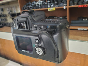 Pentax *ist D - DSLR 6.1MP Digital Camera, Cleaned, Warranty, Canada - Paramount Camera & Repair