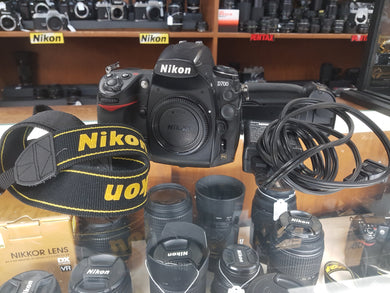 Nikon D700, FX Full Frame DSLR, 12.1MP, Battery Grip, Great Condition 9.5/10