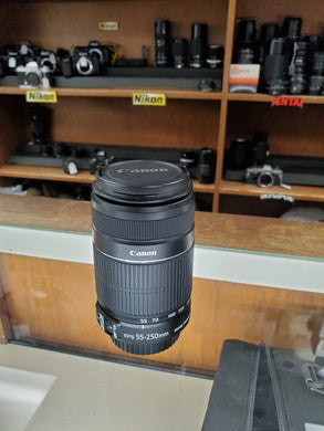 Canon EF 55-250mm f/4.0-5.6 II lens - Used Condition 10/10