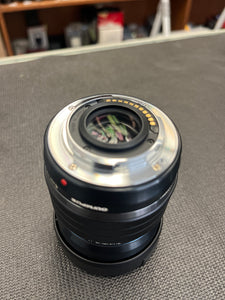 Olympus M.Zuiko Digital ED 8mm f/1.8 Fisheye PRO Lens – Near Mint Condition