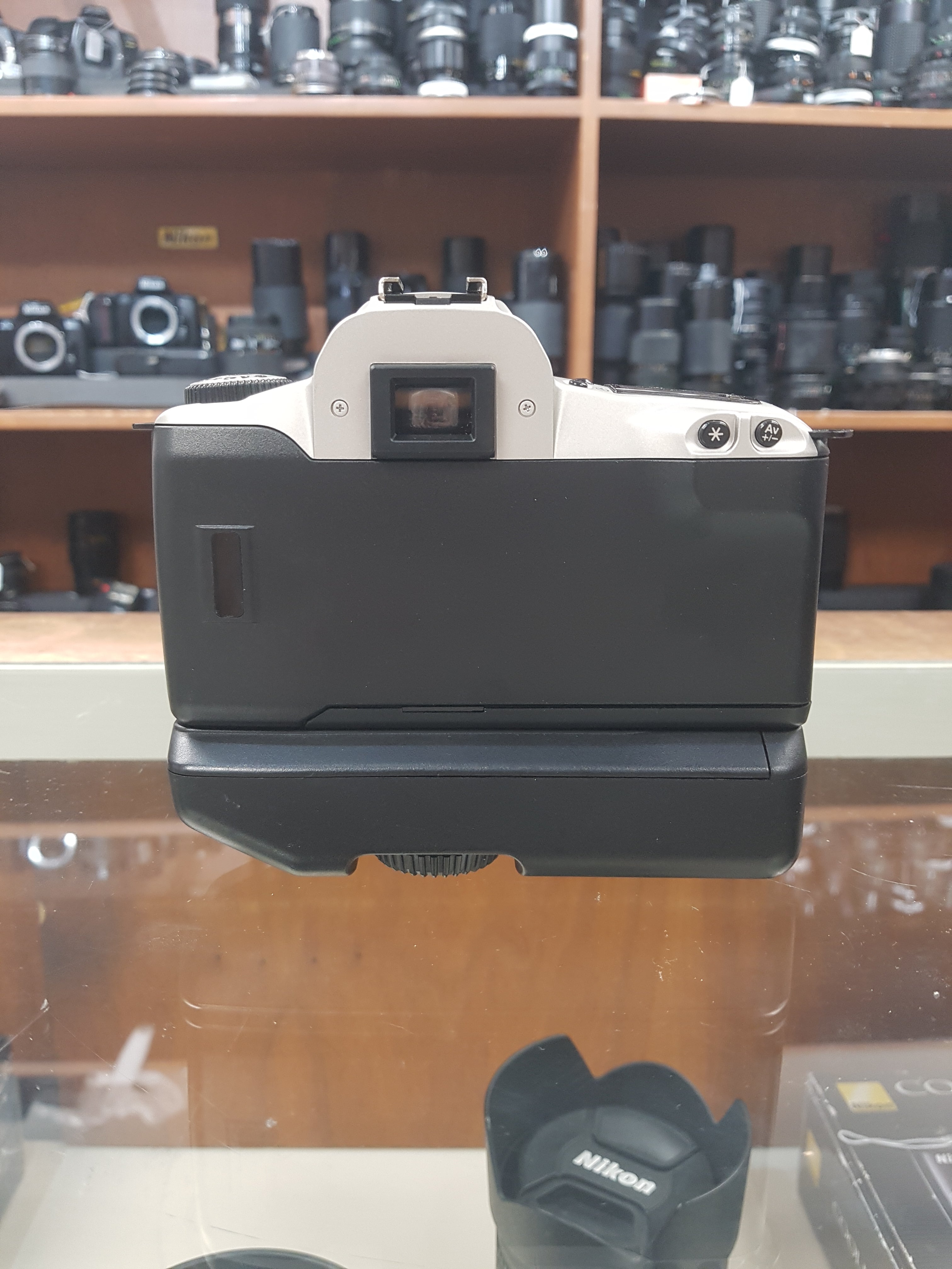 Canon EOS Rebel 2000 35mm AF Film Camera with 28-90mm Lens, Excellent Condition