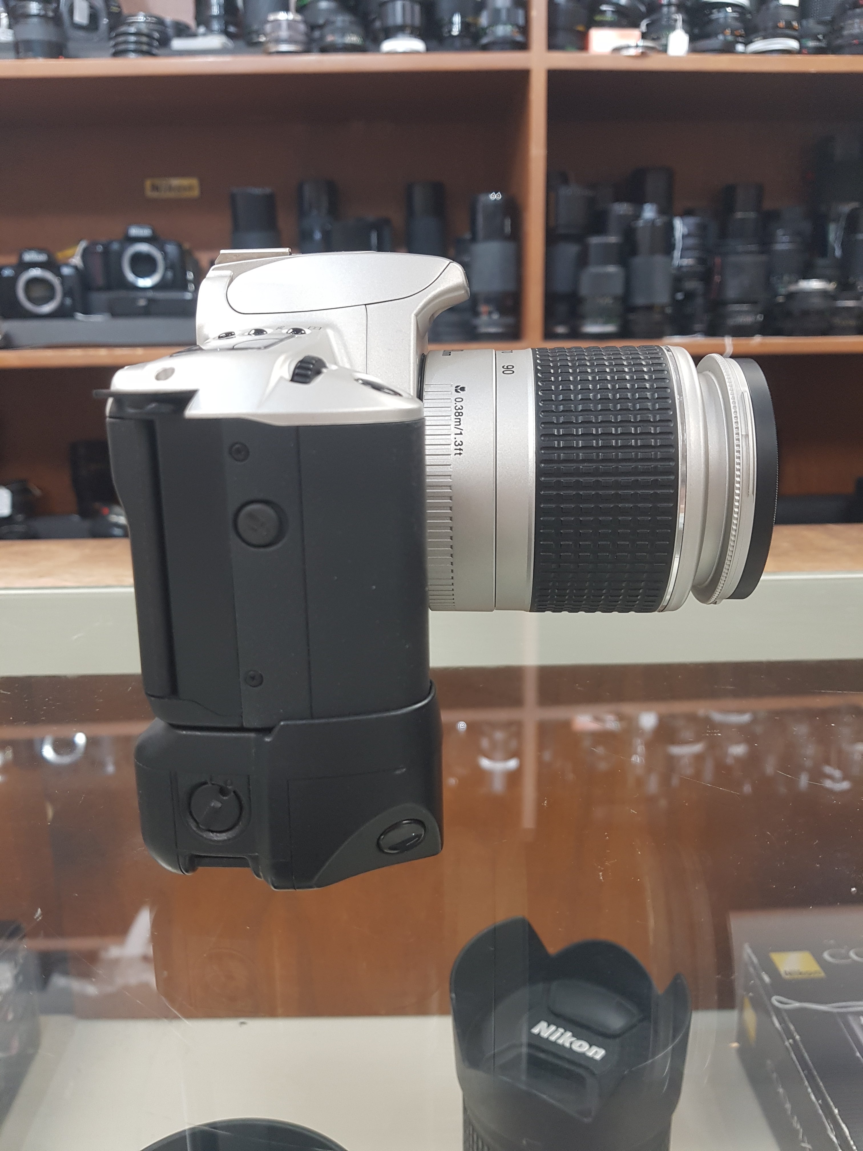 Canon EOS Rebel 2000 35mm AF Film Camera with 28-90mm Lens, Excellent Condition