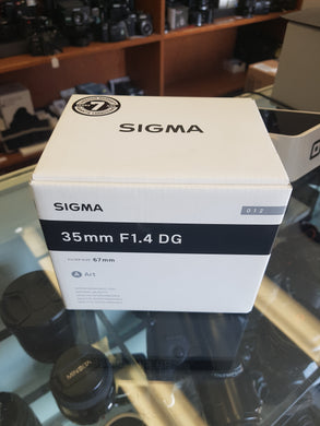BOX AND CASE ONLY Sigma 35mm F1.4 DG