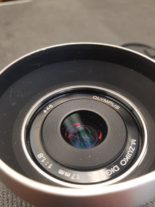 Olympus M.Zuiko Digital 17mm f/2.8 Wide Angle Silver Lens – Near MInt Condition