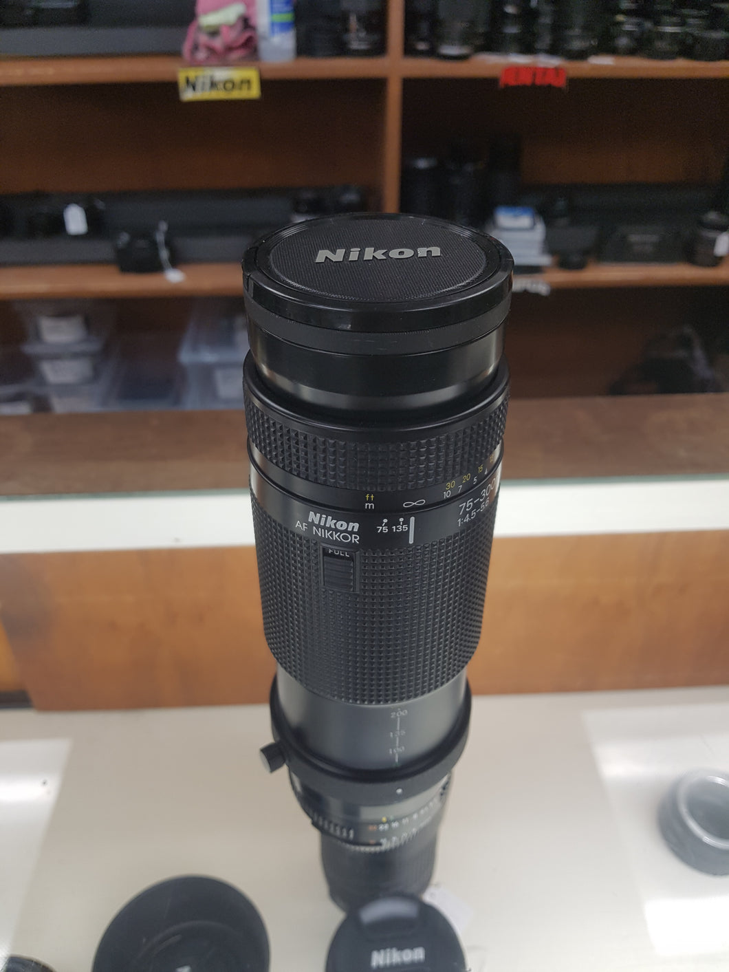 Nikon AF NIKKOR 75-300mm f/4.5-5.6 - Like new - Condition 10/10