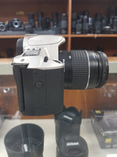Load image into Gallery viewer, Canon EOS Rebel 2000 35mm AF Film Camera with 28-80mm Lens, Excellent Condition