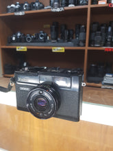 Load image into Gallery viewer, Vivitar 35 EE 35mm Compact Rangefinder Film Camera 38mm F2.8 Fast Aperture Lens - Excellent Condition