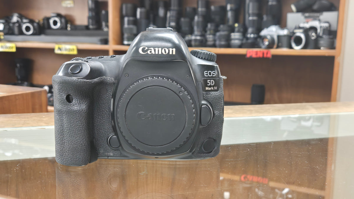 Canon 5D Mk4 Mark IV, LOW Actuations, WiFi, 3 Months Warranty ...