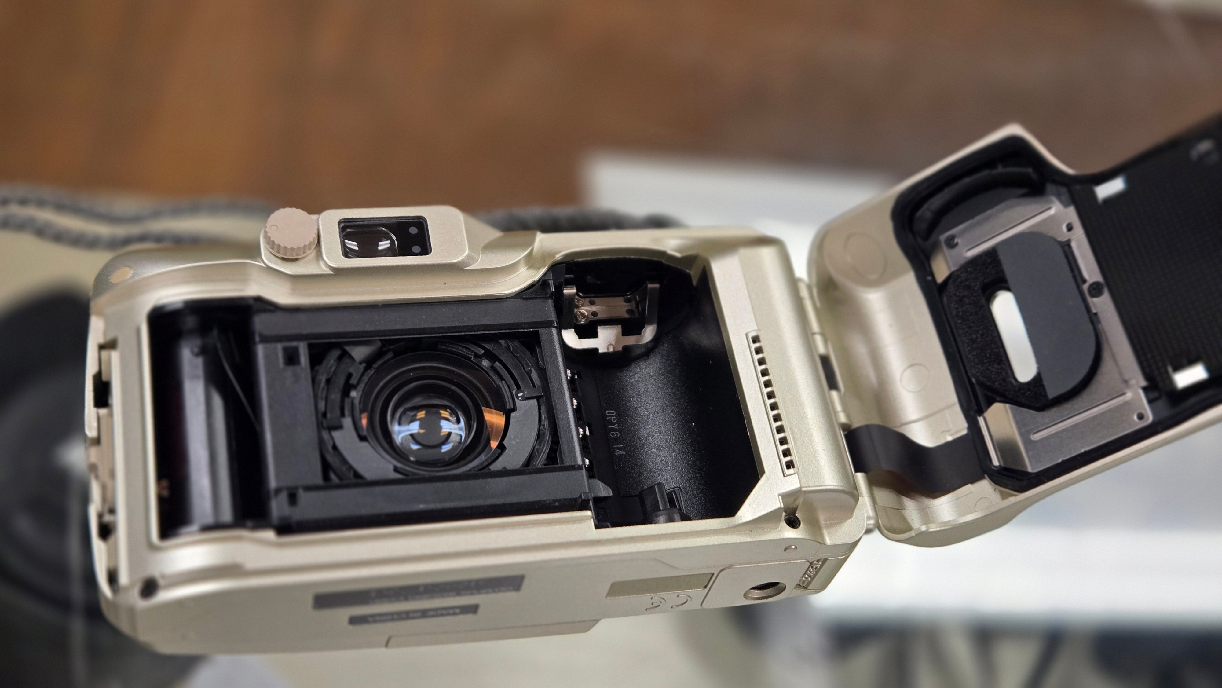 Olympus 120 mju III Stylus NEW Condition w/remote Point & Shoot Film Camera