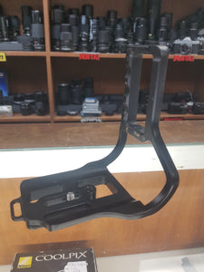 KEH Kirk BL-D4 L-Bracket for Nikon D4