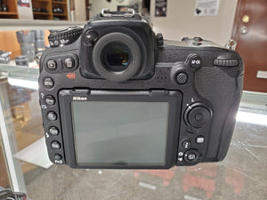 Nikon D500 DSLR, 20.9MP, 4K Video, 10 FPS, ONLY 164 Actuations, 90 Days Warranty - Paramount Camera & Repair