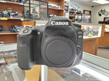 Load image into Gallery viewer, Canon 80D DSLR 24.2MP, 1080P Video, 7FPS - Used Condition: 9 5/10 - 3 Months Warranty - Paramount Camera &amp; Repair