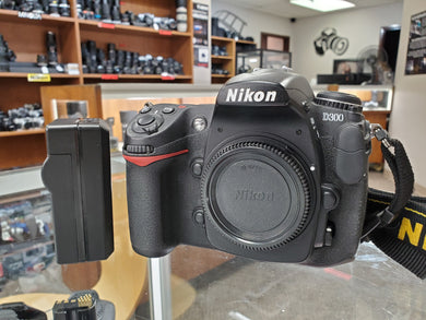 Nikon D300, DX DSLR, 12.3MP, Used Condition 9.5/10 - Paramount Camera & Repair