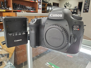 Canon 5DS R, 50MP Full Frame, Like New condition, 3 Months Warranty, Condition: 10/10 - Paramount Camera & Repair