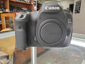Canon 5DS R, 50MP Full Frame, Like New condition, 3 Months Warranty, Condition: 10/10 - Paramount Camera & Repair