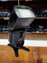 Load image into Gallery viewer, Canon 430EX II Speedlite Flash - Excellent Condition 9/10 - Canada - Paramount Camera &amp; Repair