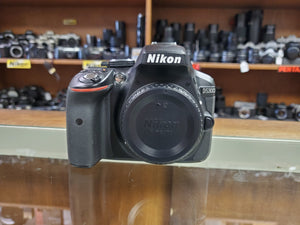 DSLR CAMERA NIKON D5300 GOOD CONDITION (BODY AND LENS) (WITH FREE