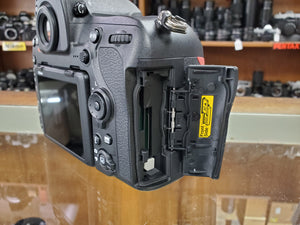 Nikon D850 Full Frame DSLR, 45.7MP, 4K Video, Touchscreen, Wifi, Bluetooth, Like New - Paramount Camera & Repair