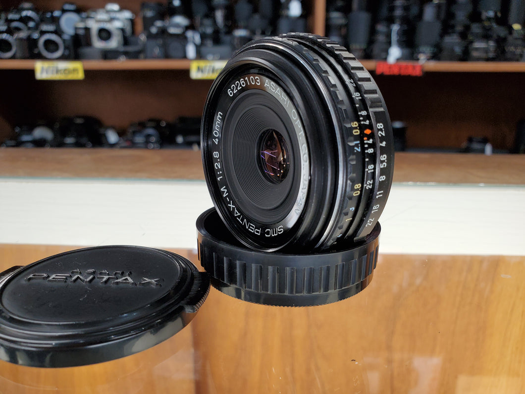 Pentax M 40mm F2.8 Portrait lens, Manual film lens, Mint Condition