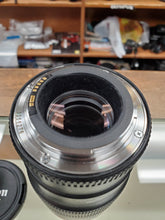 Load image into Gallery viewer, MINT Canon EF 100mm F/2.8 L IS USM Macro AF Lens - Pro Full Frame - Canada - Paramount Camera &amp; Repair