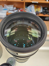 Load image into Gallery viewer, MINT * Nikon AF-S  70-200mm f/2.8G VR IF-ED Lens - Like New - Canada - Paramount Camera &amp; Repair