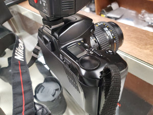 Nikon F-601/N6006,  AF SLR Film Camera w/Nikon 35-80mm lens, flash, Canada - Paramount Camera & Repair