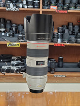Load image into Gallery viewer, Canon 70-200mm 2.8L IS USM lens - Pro Full Frame Telephoto - Used Condition 9.5/10 - Paramount Camera &amp; Repair