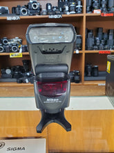 Load image into Gallery viewer, Nikon SB-700 Speedlite Flash Unit with stand and box - Paramount Camera &amp; Repair