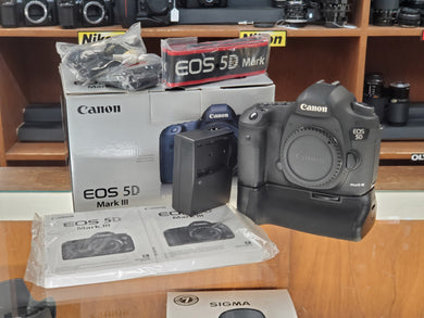 Canon 5D Mk3 Mark III, LOW Actuations, 3 Months Warranty, Battery Grip - Paramount Camera & Repair
