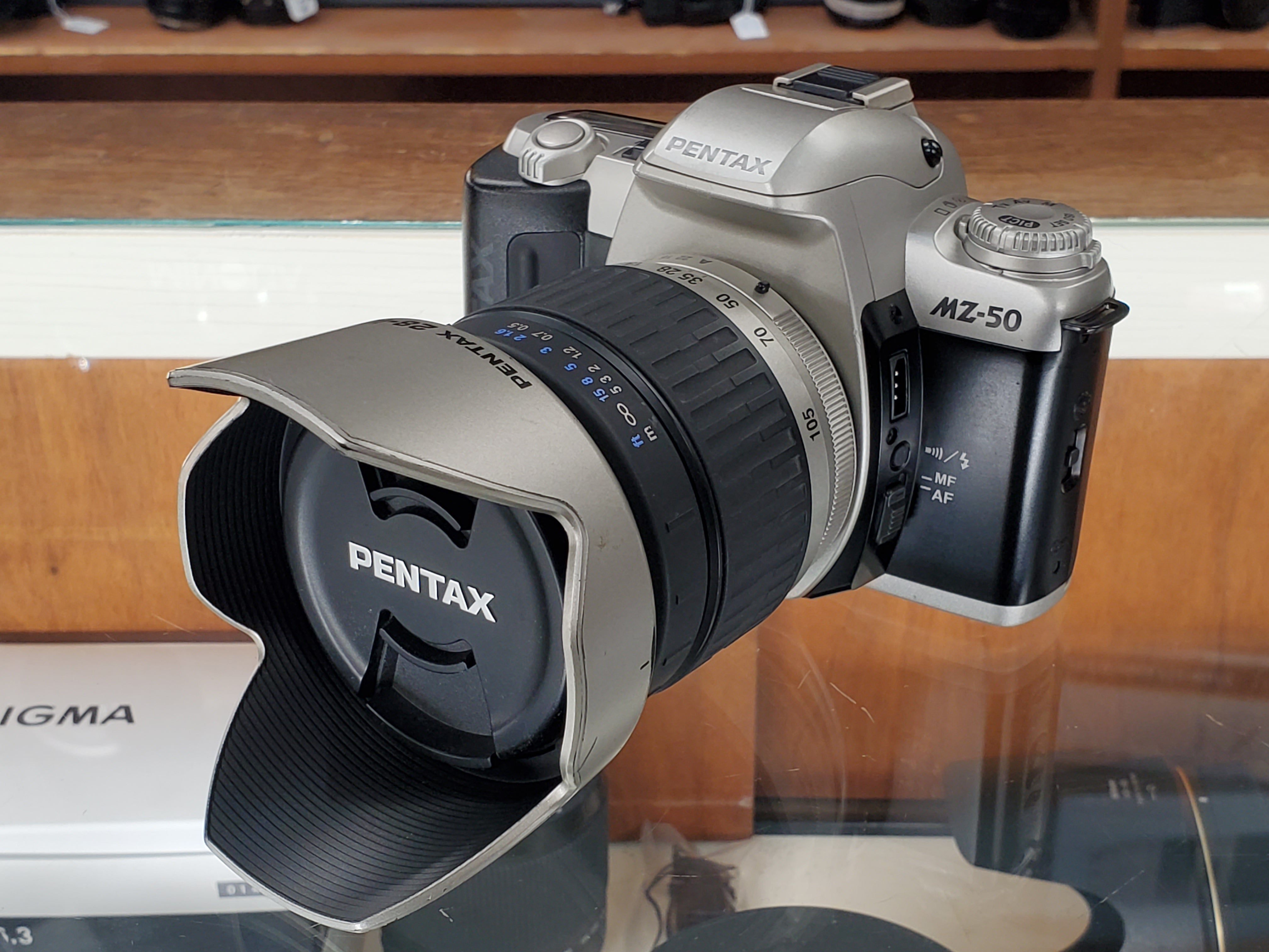 Pentax MZ-50 w/ 28-105mm lens, 35mm Autofocus Film Camera, Warranty, Canada - Paramount Camera & Repair