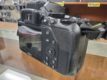 Load image into Gallery viewer, Nikon D3500 24.2MP DSLR Camera w/18-55mm AF-P Lens, Like New, 10/10, Canada - Paramount Camera &amp; Repair