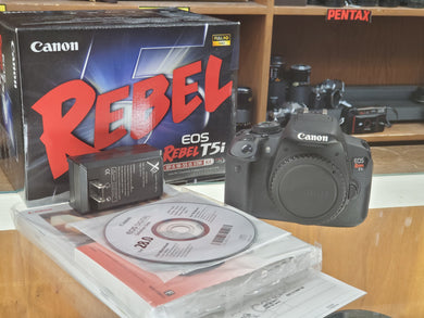 Canon Rebel T5i - 18MP 1080p DSLR w/ Touchscreen, Canon Battery & Charger, Used Condition 9/10 - Paramount Camera & Repair